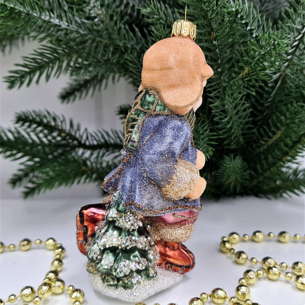 фото Стеклянная елочная игрушка Мальчик на коньках