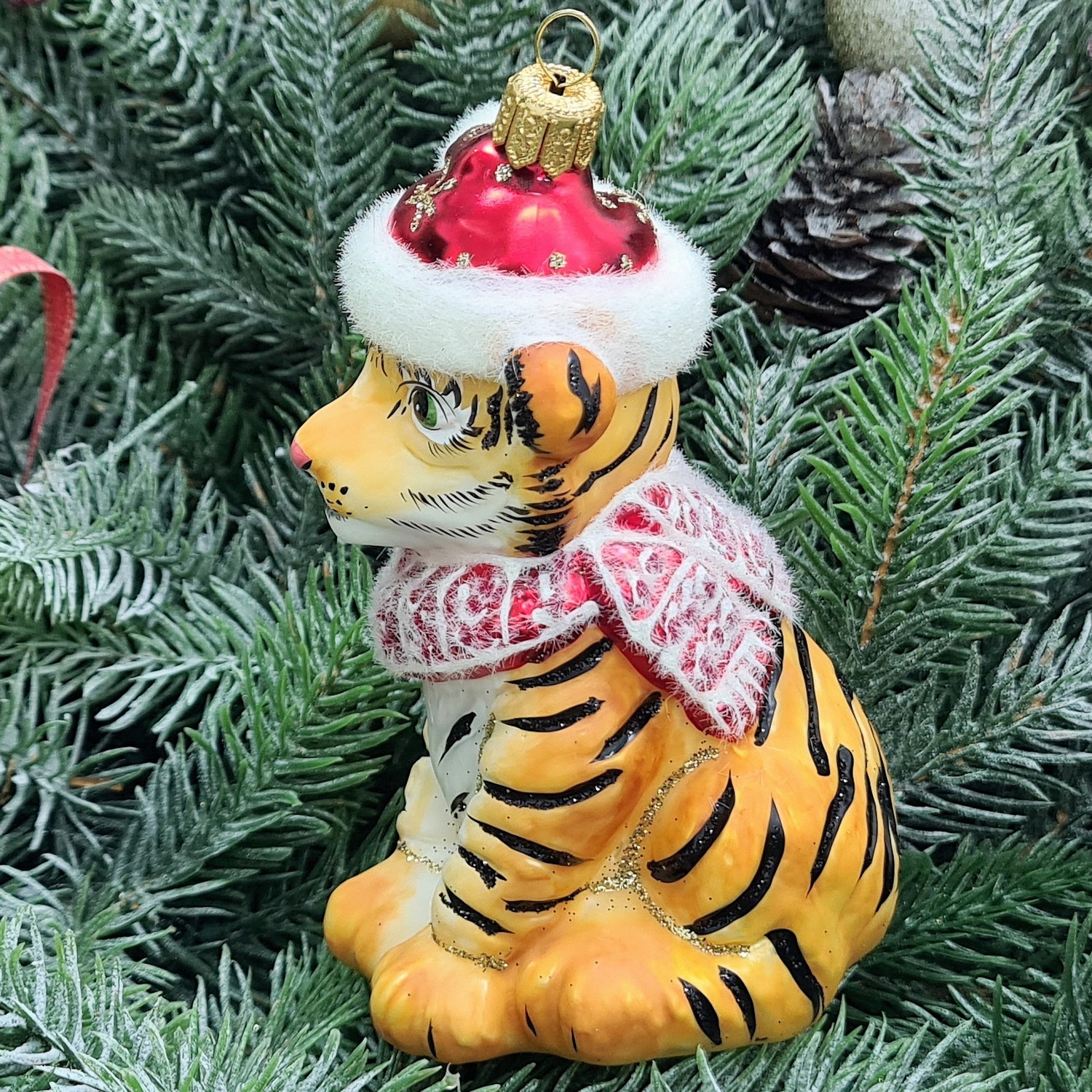 фото Стеклянная елочная игрушка Тигренок Санта