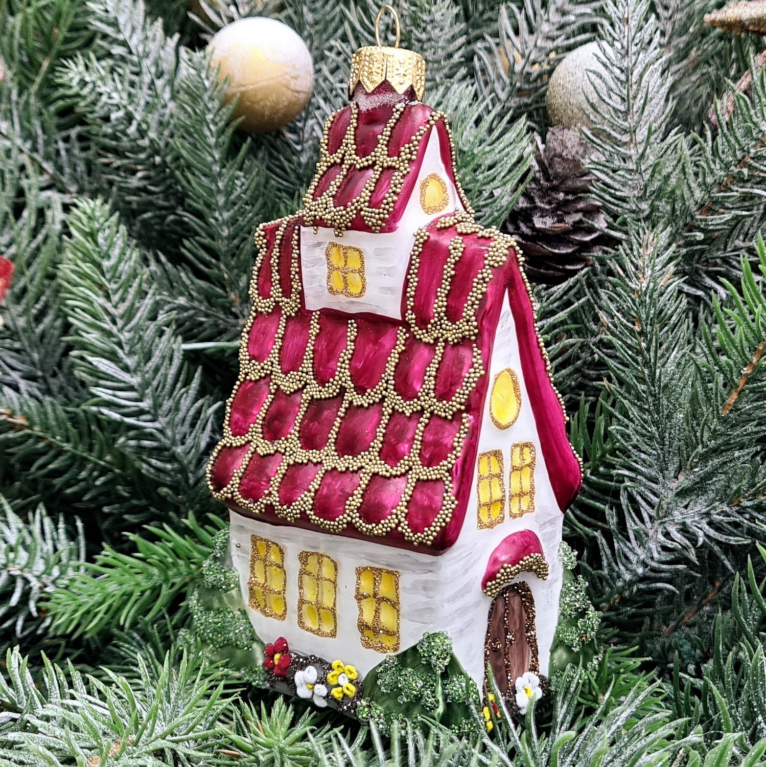 фото Стеклянная елочная игрушка Домик с острой крышей винтаж