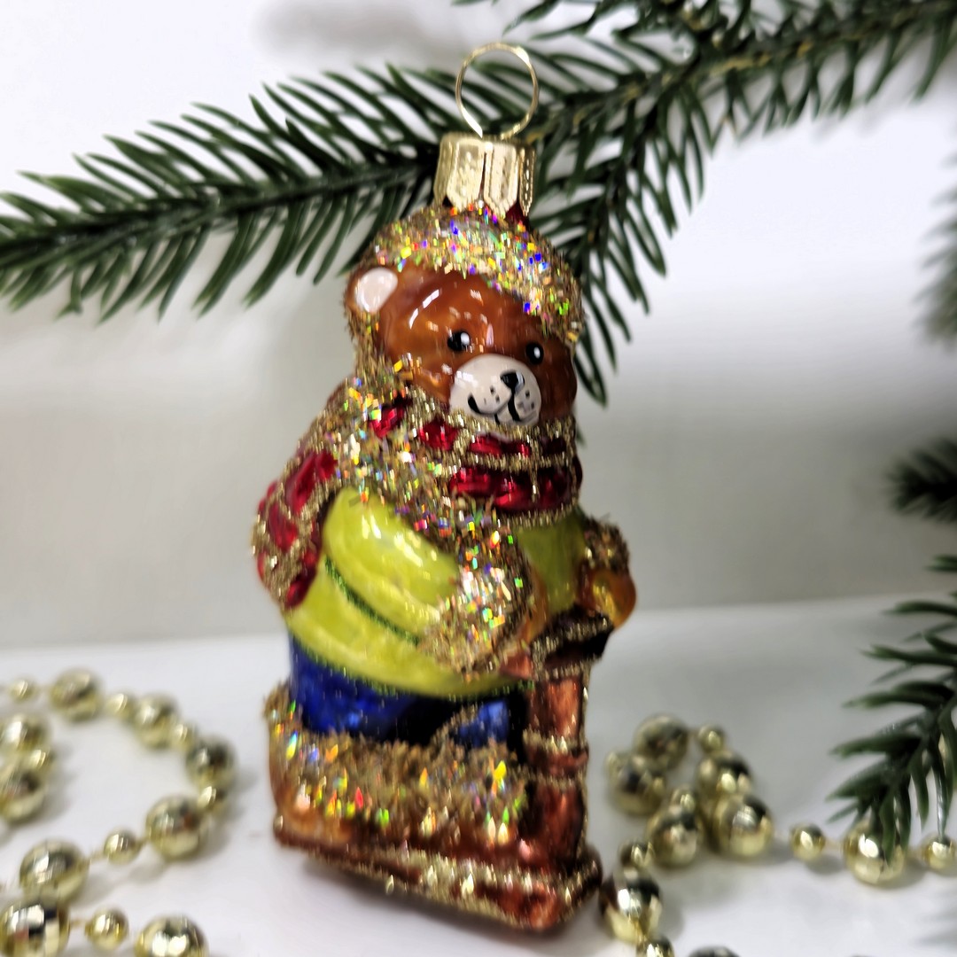 фото Стеклянная елочная игрушка Мишка на самокате