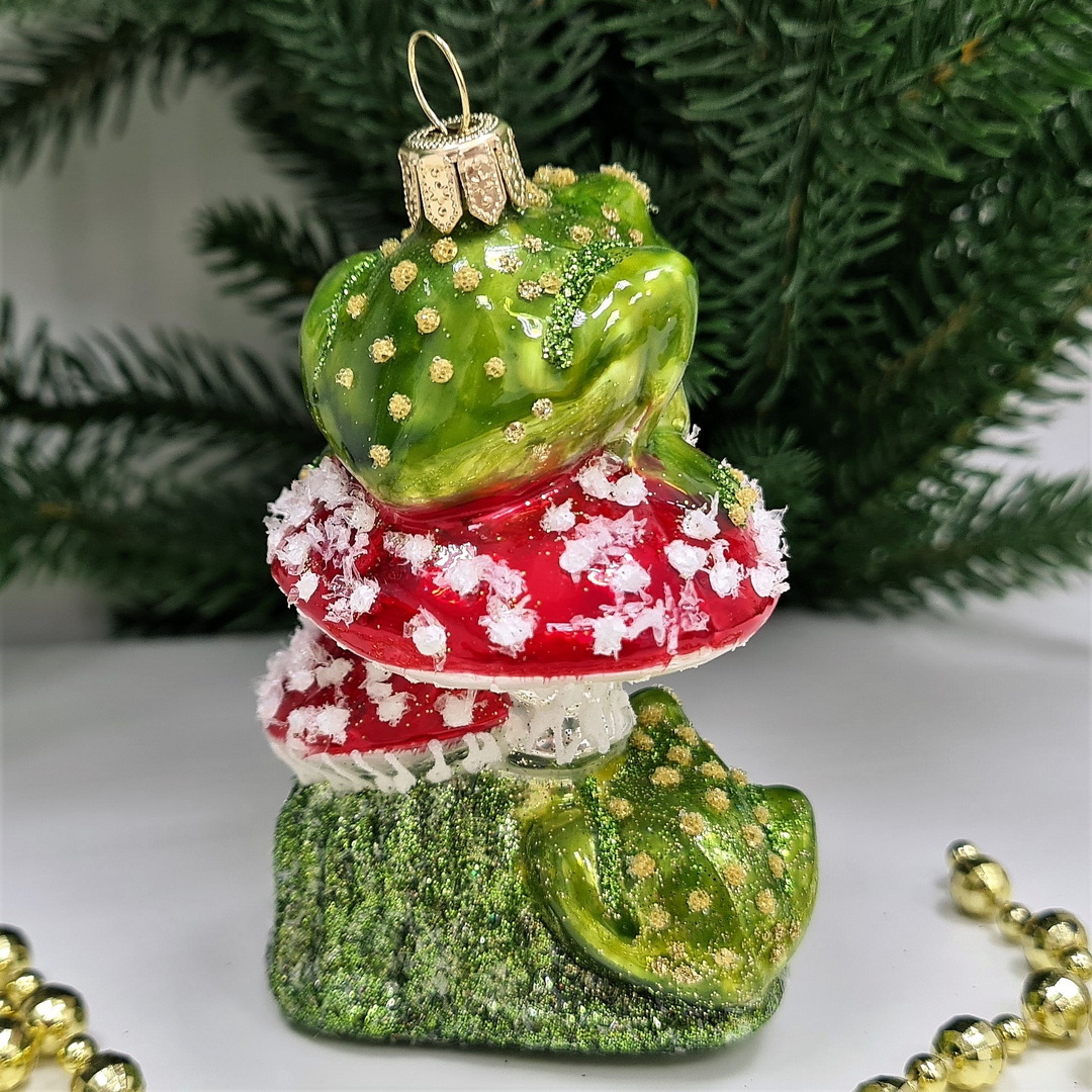 фото Стеклянная елочная игрушка Лягушки на мухоморах