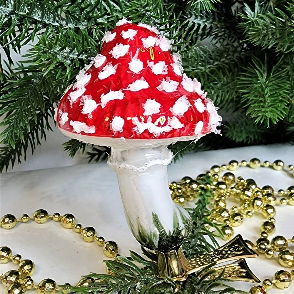 фото Стеклянная елочная игрушка Мухомор на прищепке