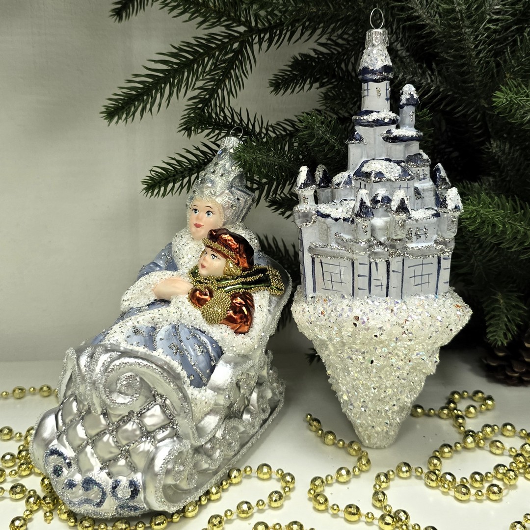 фото Набор ёлочных игрушек Снежная королева на санях и замок