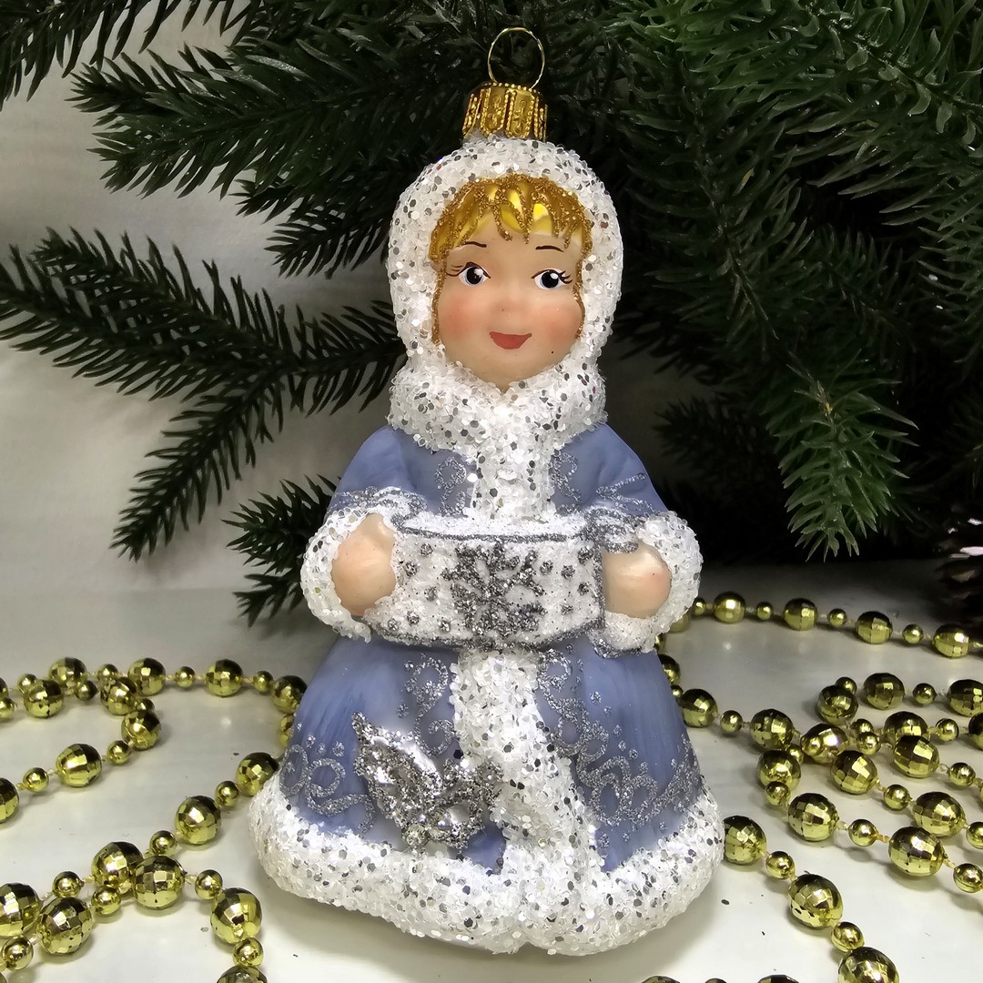 фото Стеклянная елочная игрушка Девочка