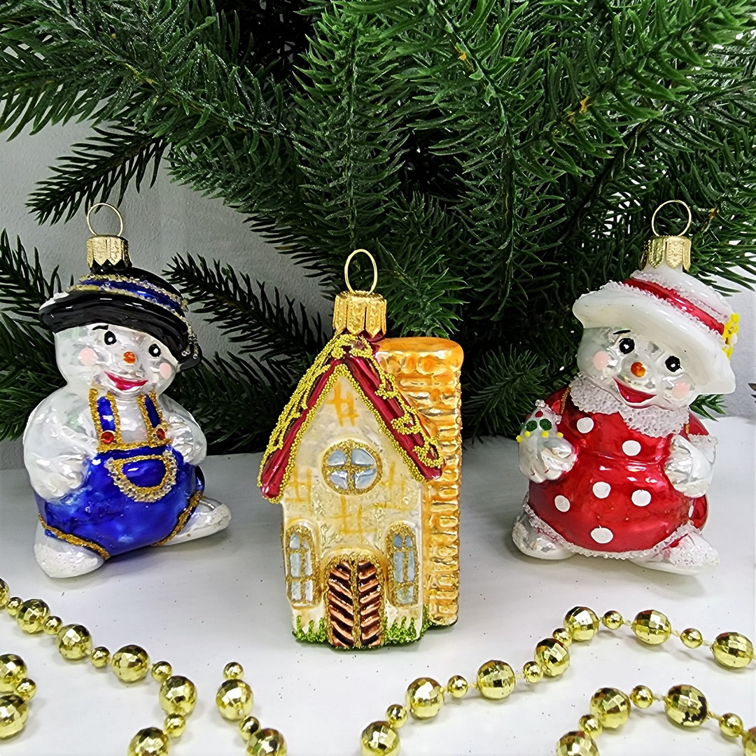 фото Набор ёлочных игрушек Снеговики и домик