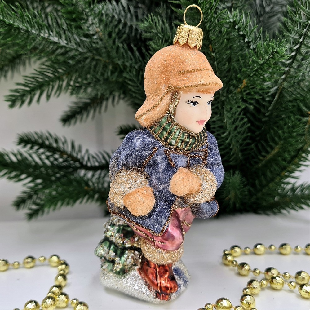 фото Стеклянная елочная игрушка Мальчик на коньках