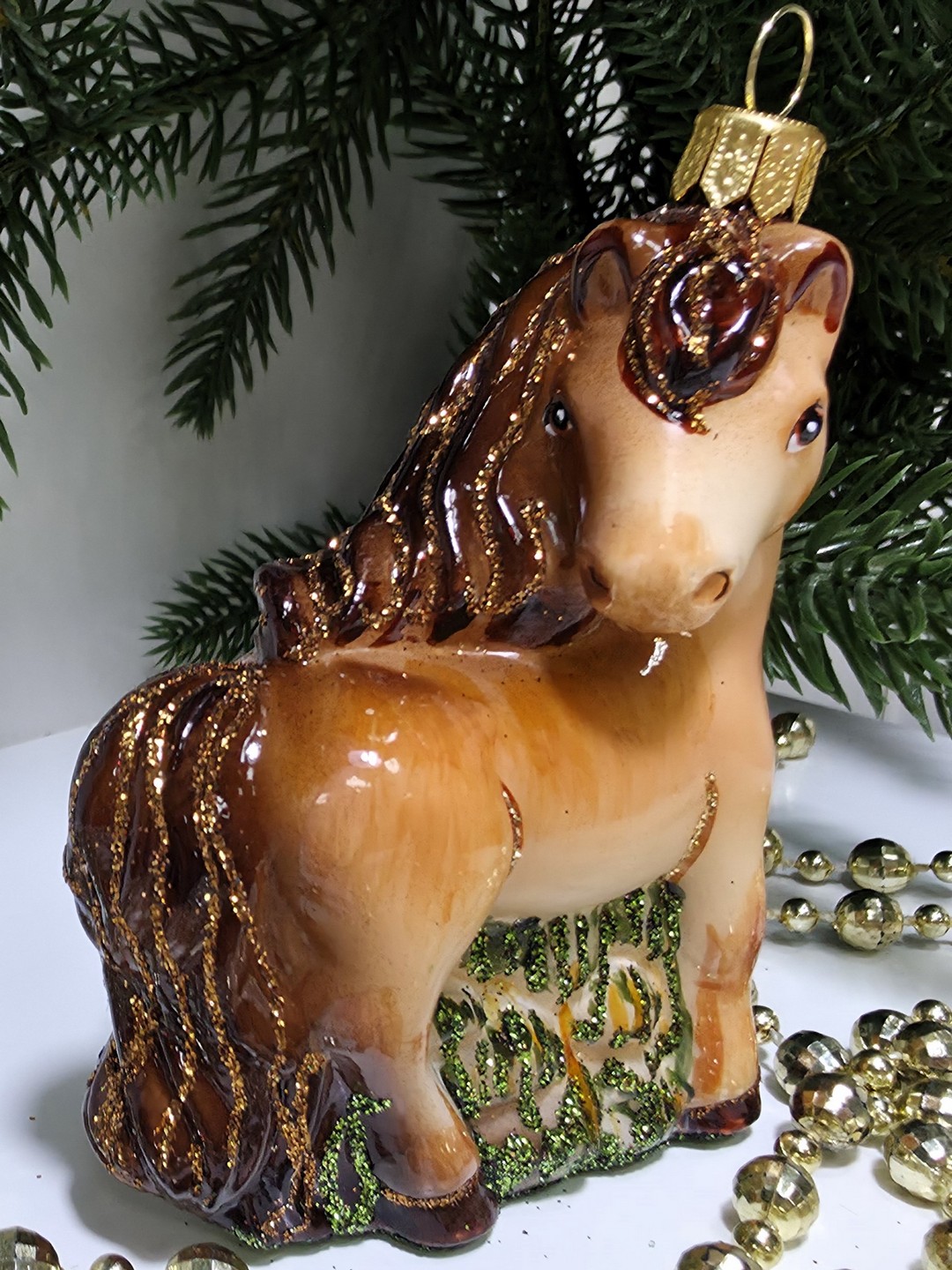 фото Стеклянная елочная игрушка Лошадка смотрит в бок