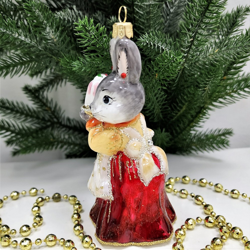 фото Стеклянная елочная игрушка Зайчиха с тортом