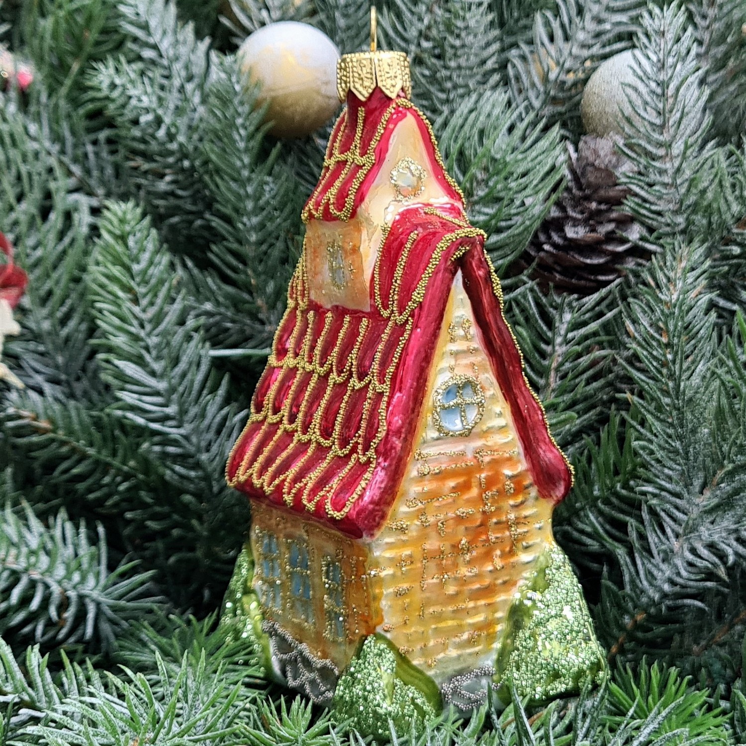 фото Стеклянная елочная игрушка Домик с острой крышей