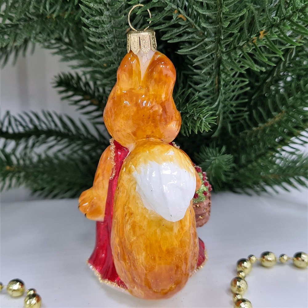 фото Стеклянная елочная игрушка Белочка с корзинкой