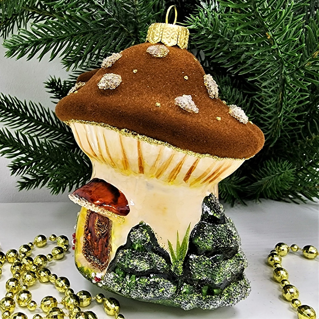 фото Стеклянная елочная игрушка Грибок домик коричневый
