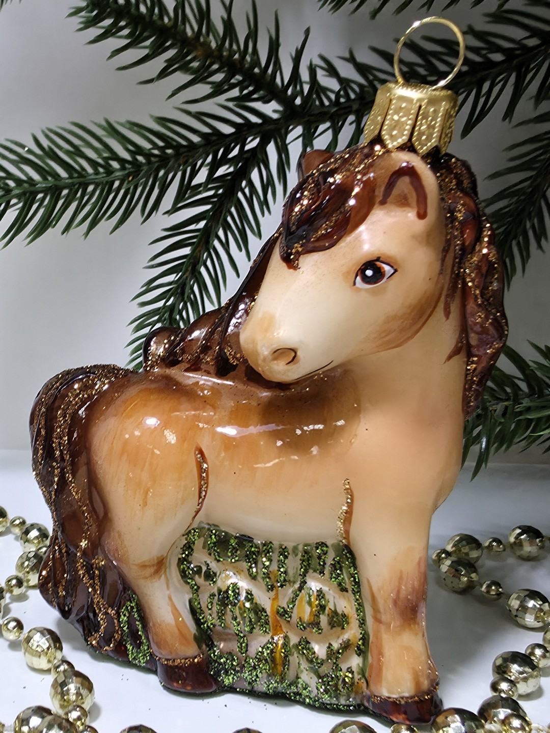 фото Стеклянная елочная игрушка Лошадка смотрит в бок