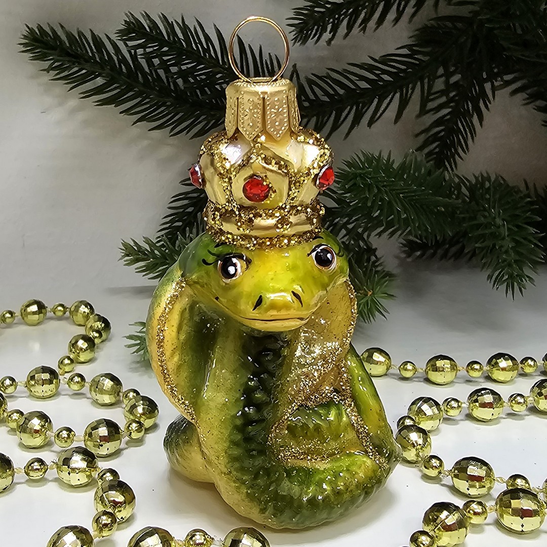 фото Стеклянная елочная игрушка Кобра в короне