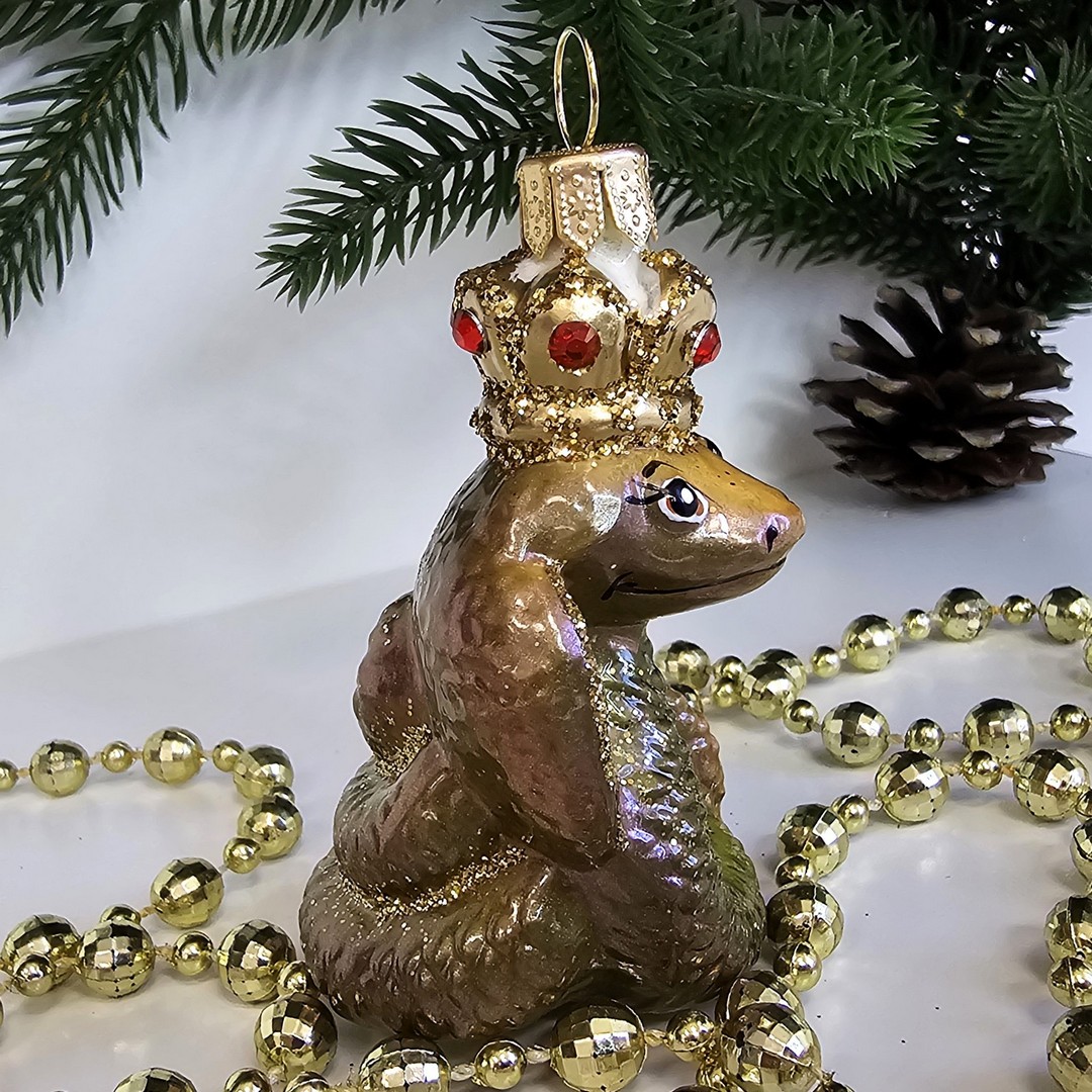 фото Стеклянная елочная игрушка Кобра в короне