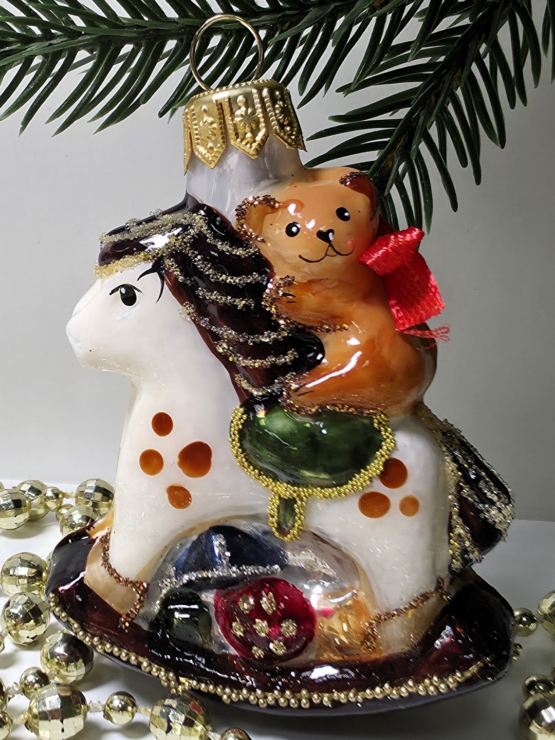 фото Стеклянная елочная игрушка Мишка на лошадке