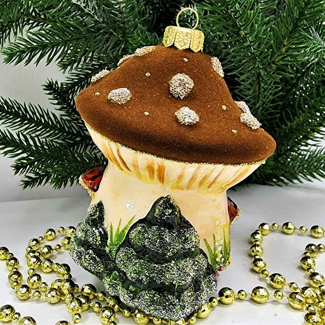 фото Стеклянная елочная игрушка Грибок домик коричневый