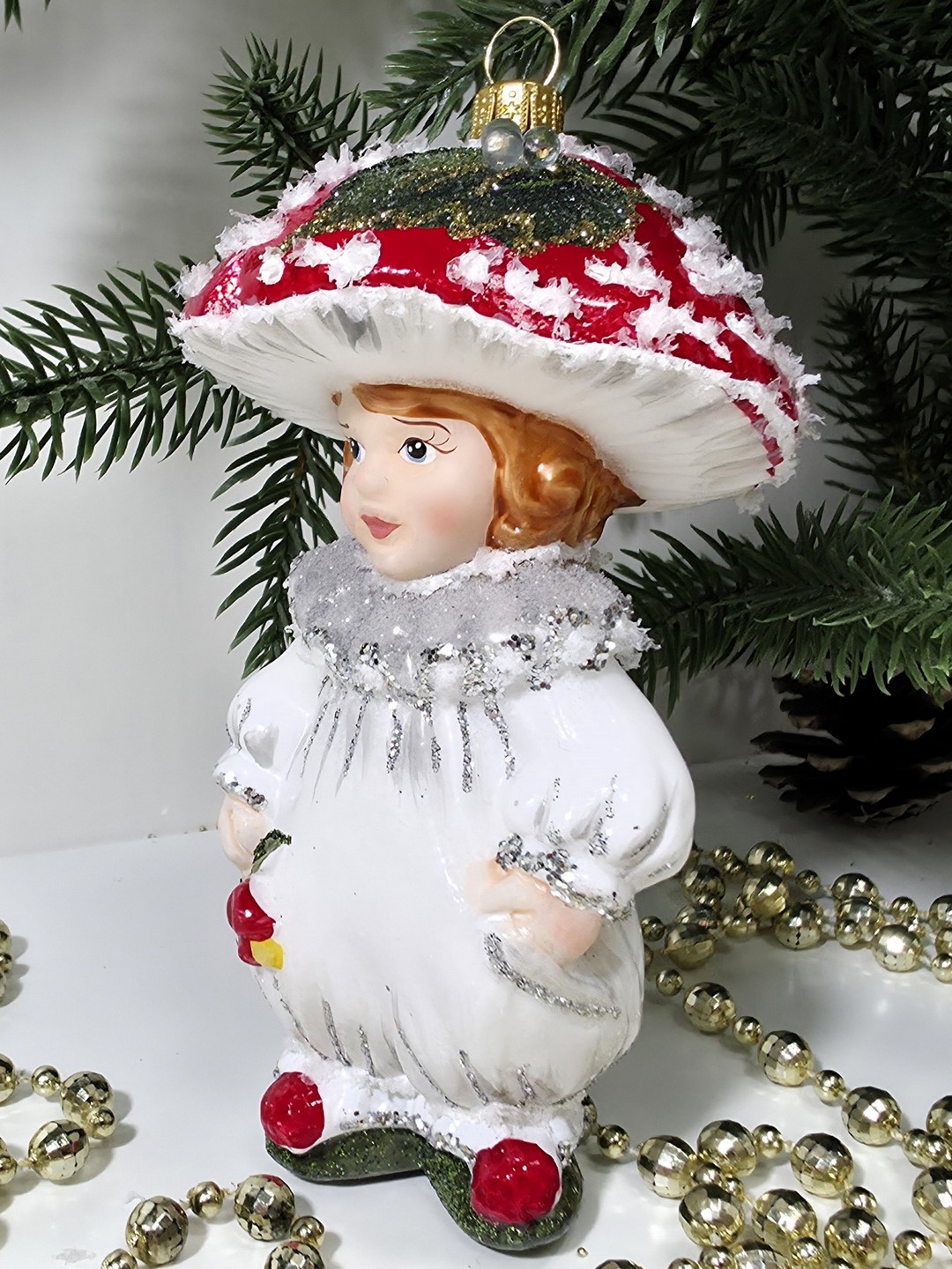 фото Стеклянная елочная игрушка Мальчик Грибочек мухомор