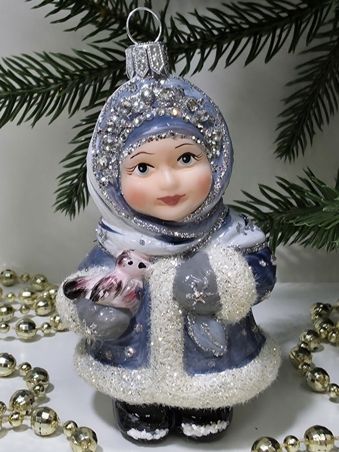 фото Стеклянная елочная игрушка Девочка снегурочка