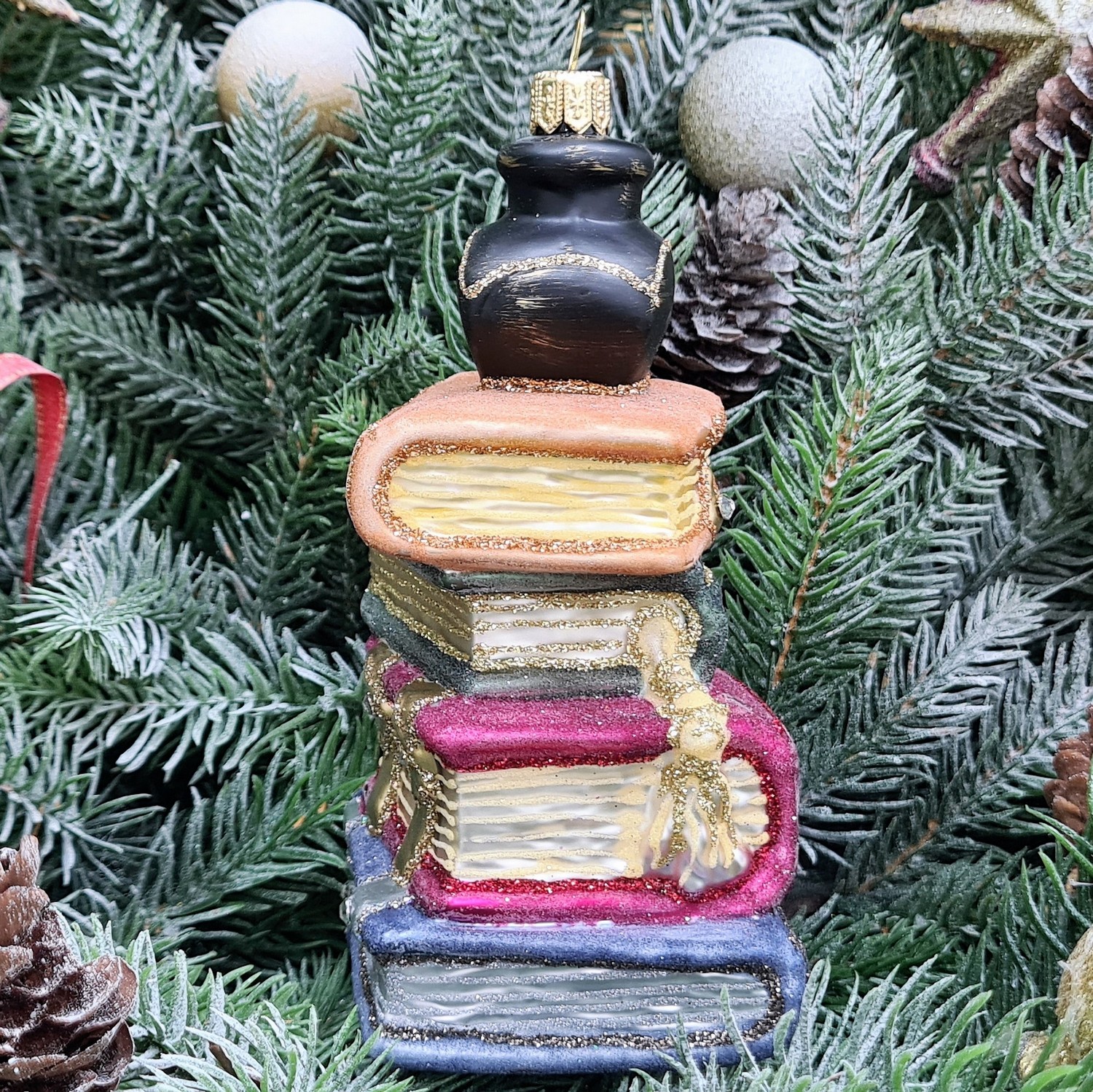 фото Стеклянная елочная игрушка Стопка книг сахар