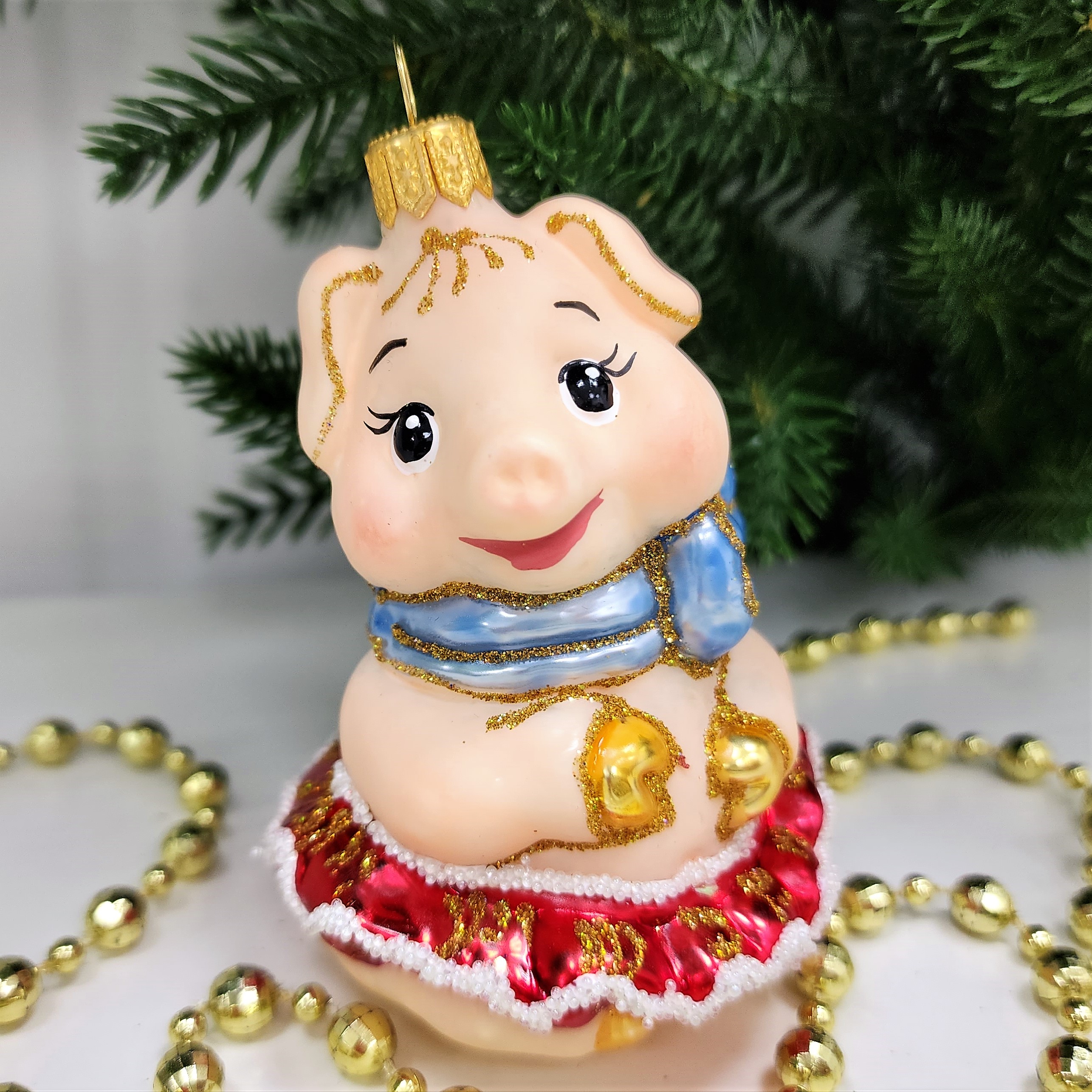 фото Стеклянная елочная игрушка Свинка девочка