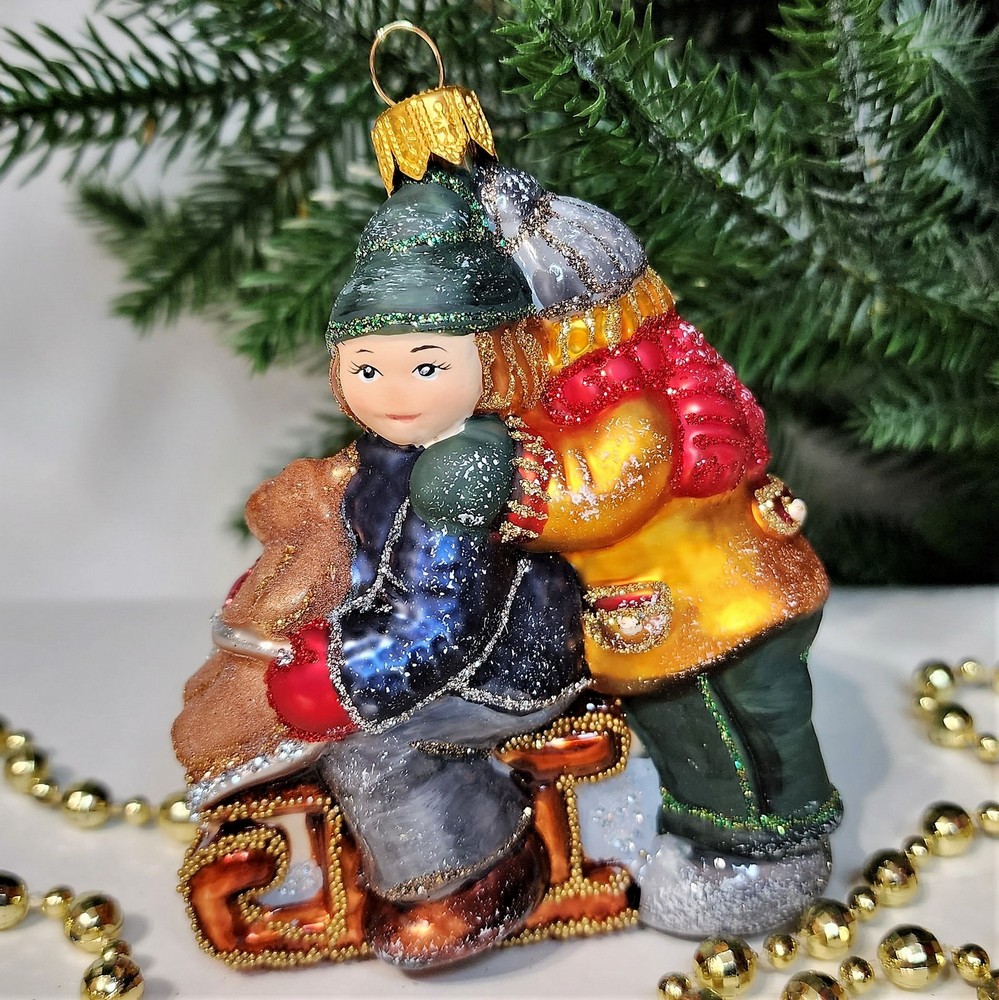 фото Стеклянная елочная игрушка Царские дети на санях