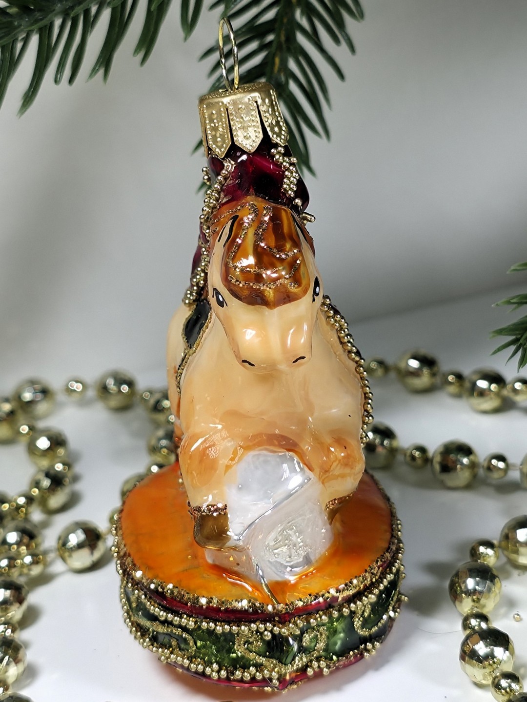 фото Стеклянная елочная игрушка Лошадка цирковая