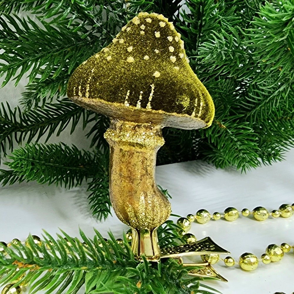 фото Стеклянная елочная игрушка Грибочек на прищепке