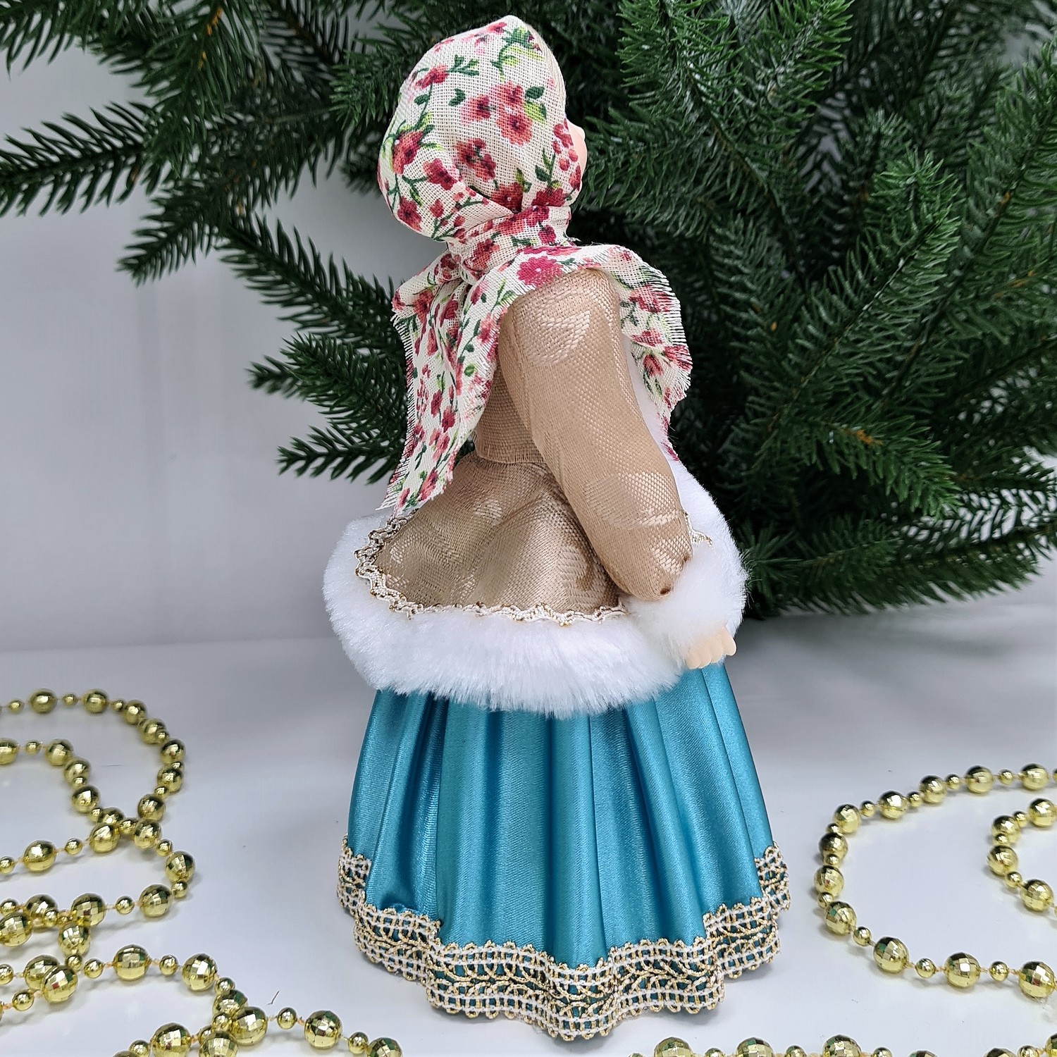 фото Кукла Девочка с подснежниками 20см