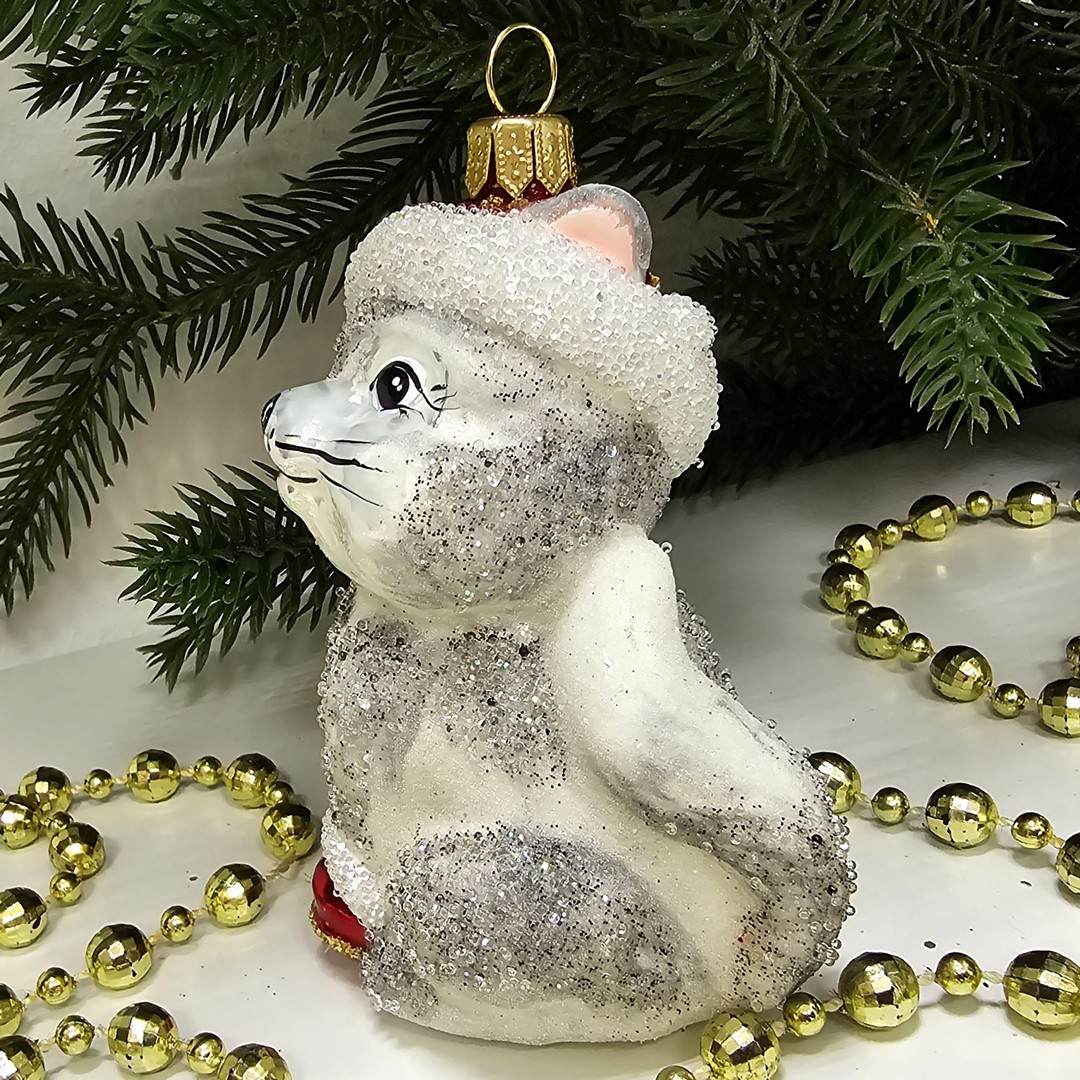 фото Стеклянная елочная игрушка Котенок санта