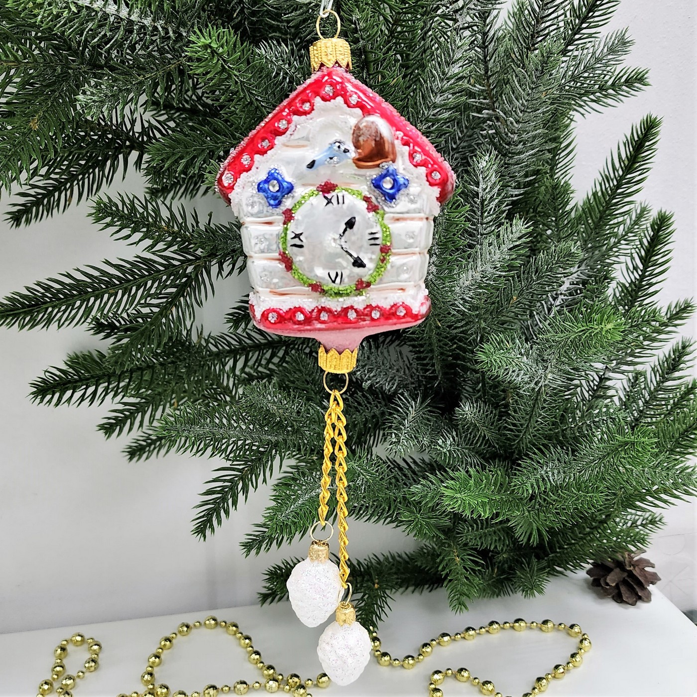 фото Стеклянная елочная игрушка Часы с кукушкой красные