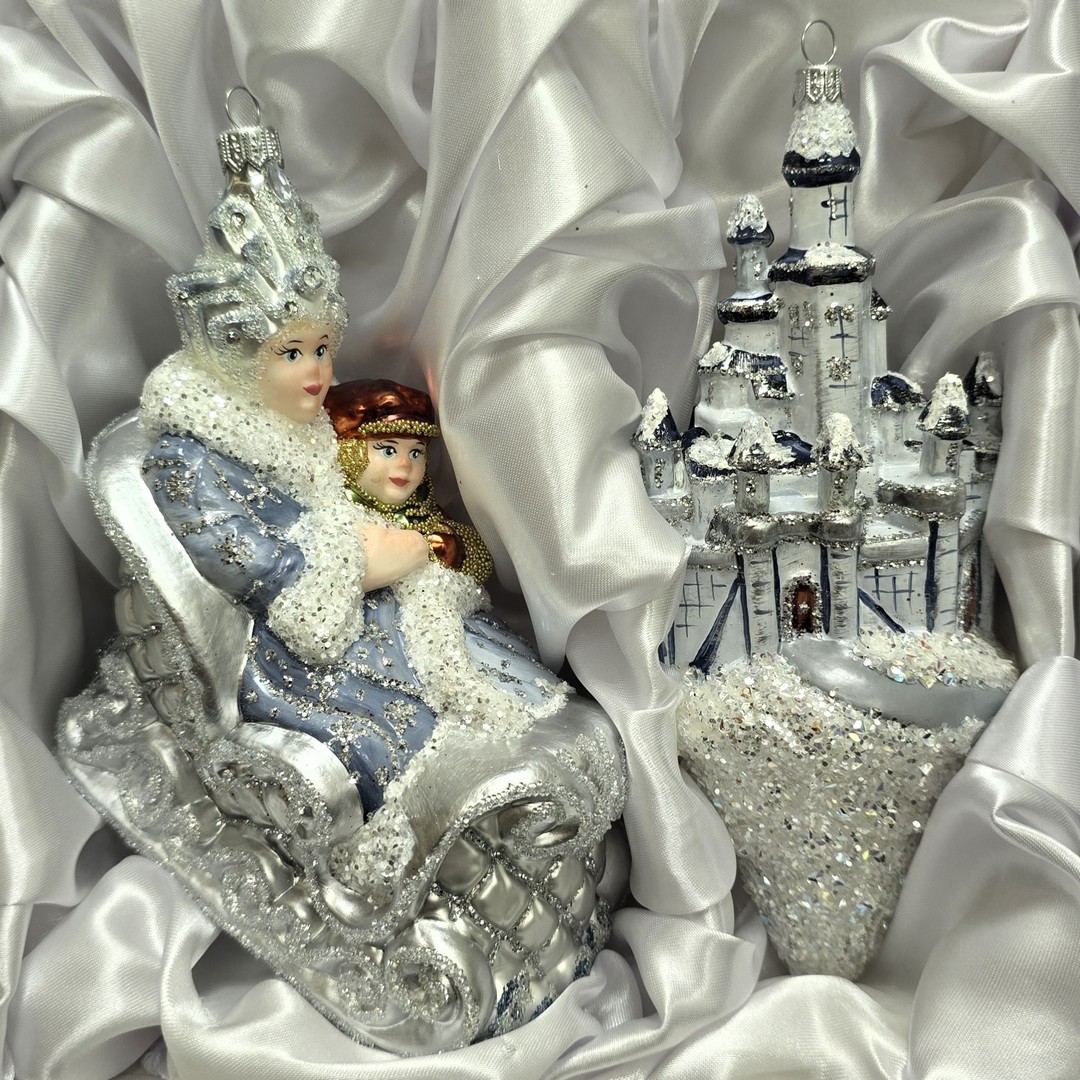 фото Набор ёлочных игрушек Снежная королева на санях и замок