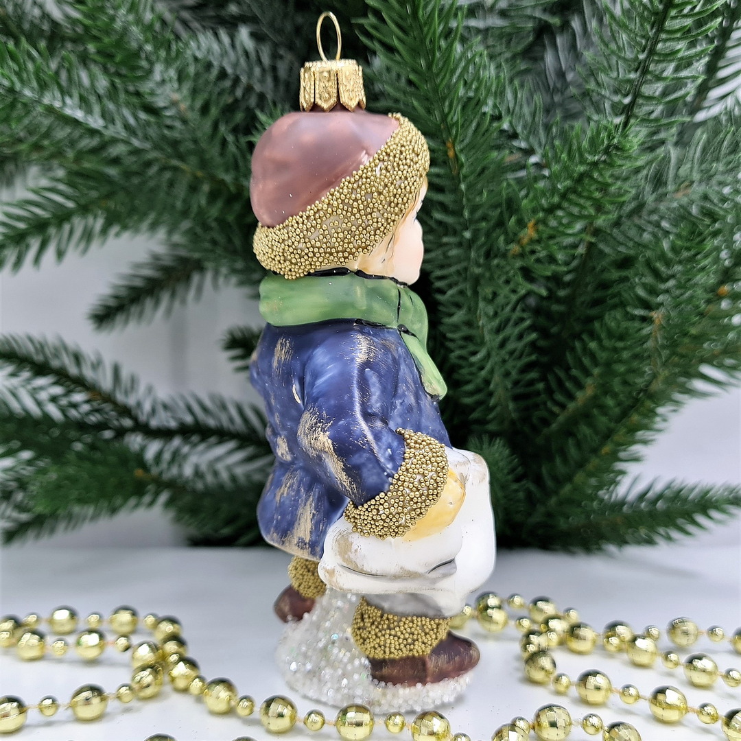 фото Стеклянная елочная игрушка Мальчик с коньками винтаж