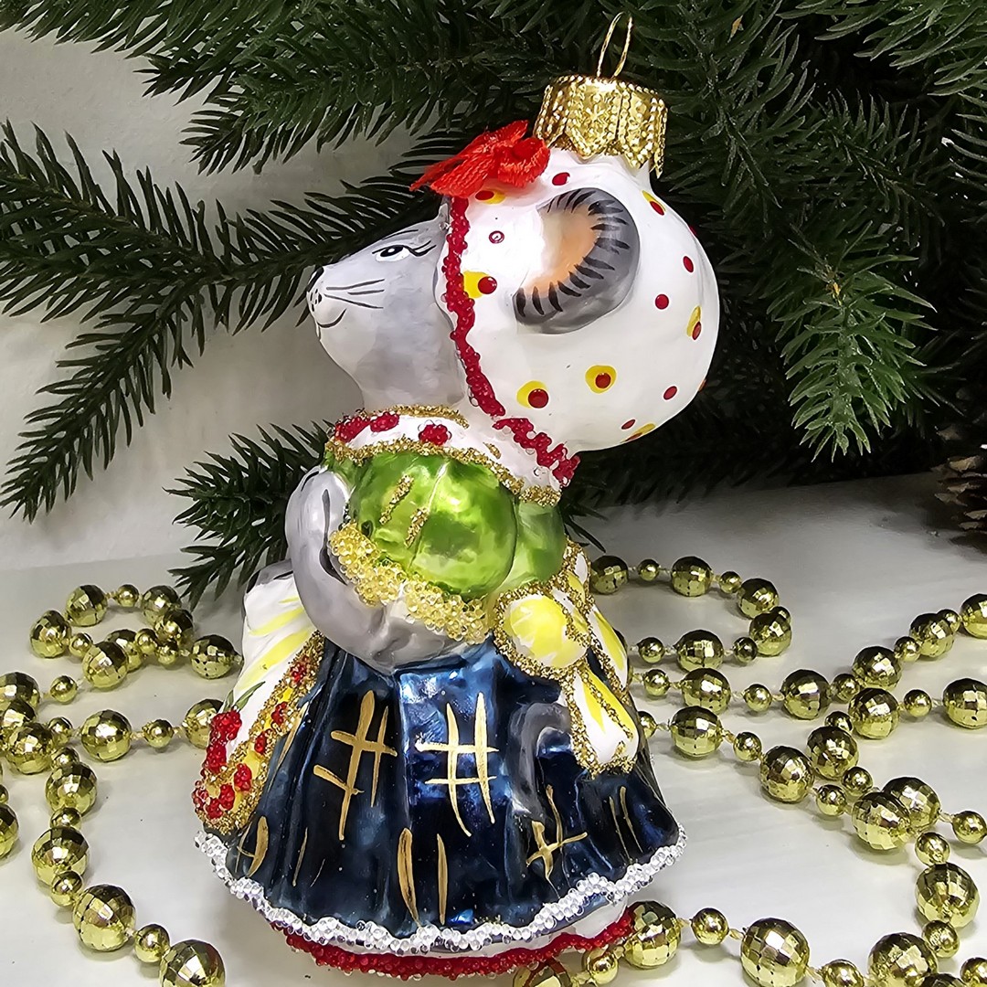 фото Стеклянная елочная игрушка Мышка хозяйка