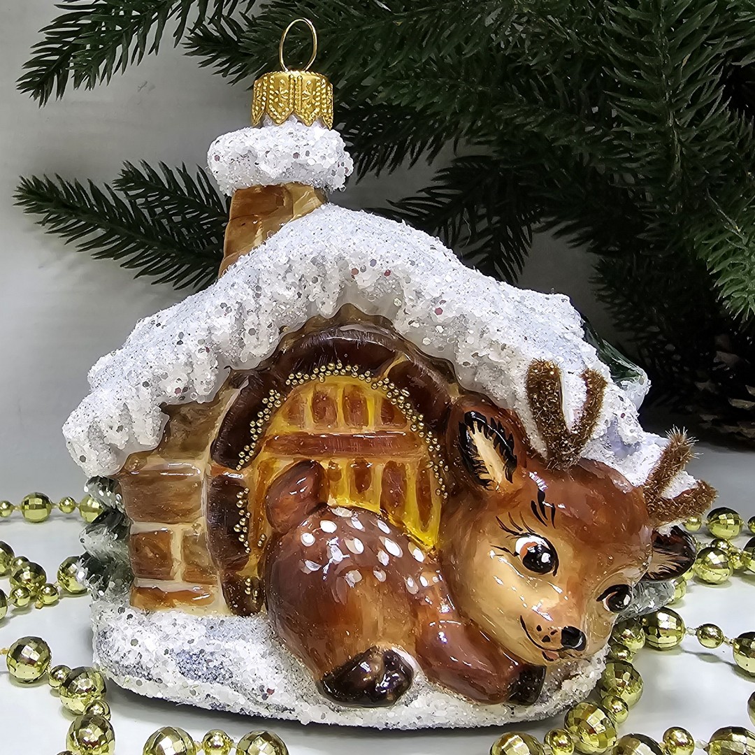 фото Стеклянная елочная игрушка Домик с олененком