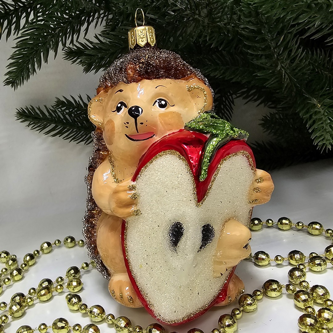 фото Стеклянная елочная игрушка Ёжик с яблоком