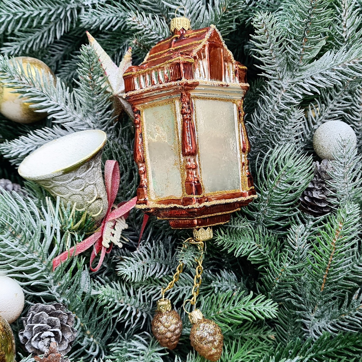 фото Стеклянная елочная игрушка Часы с кукушкой