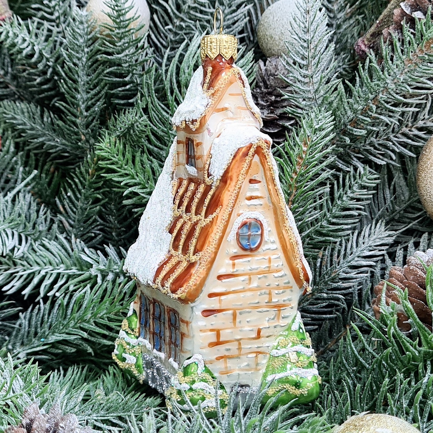 фото Стеклянная елочная игрушка Домик с острой крышей