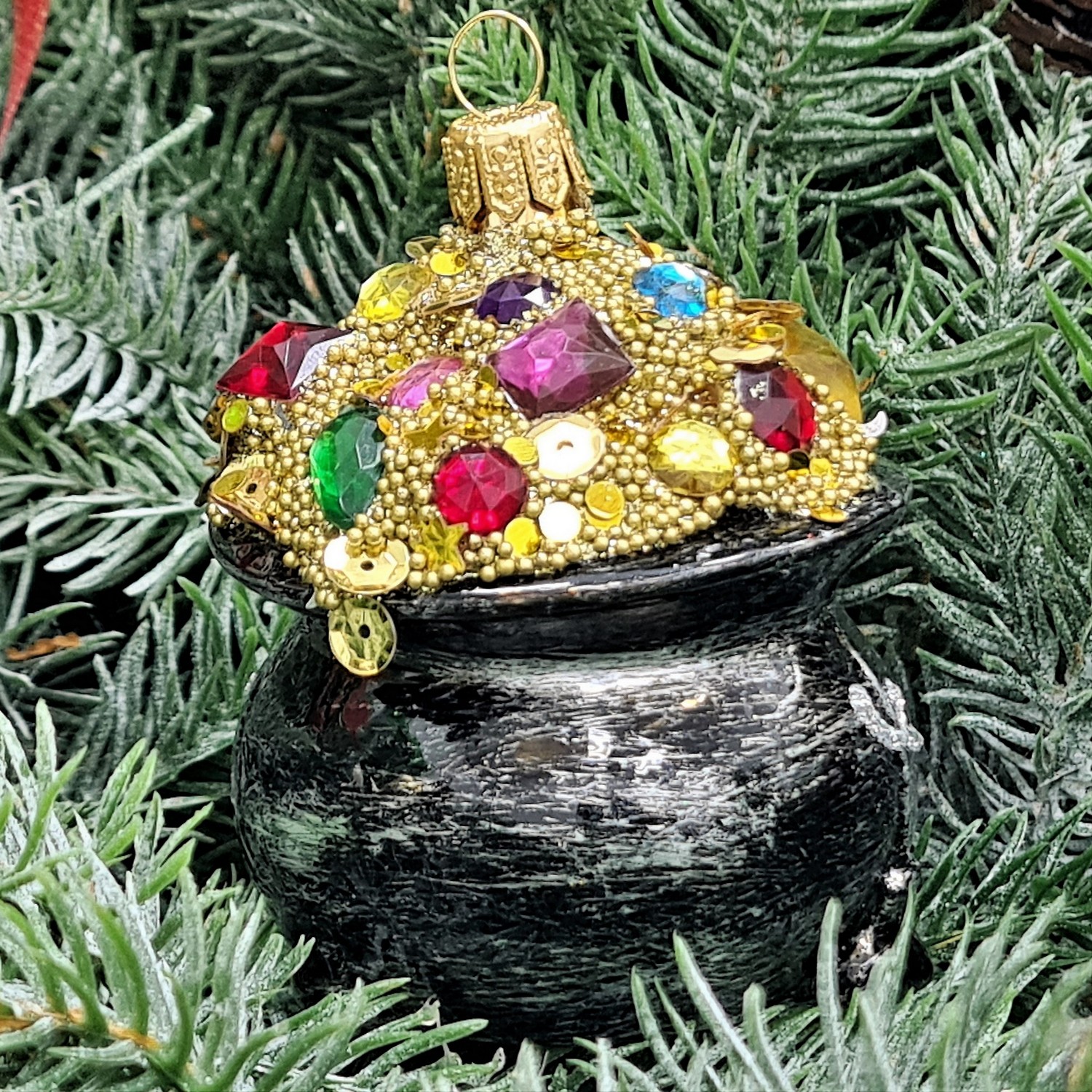 фото Стеклянная елочная игрушка Горшок с золотом