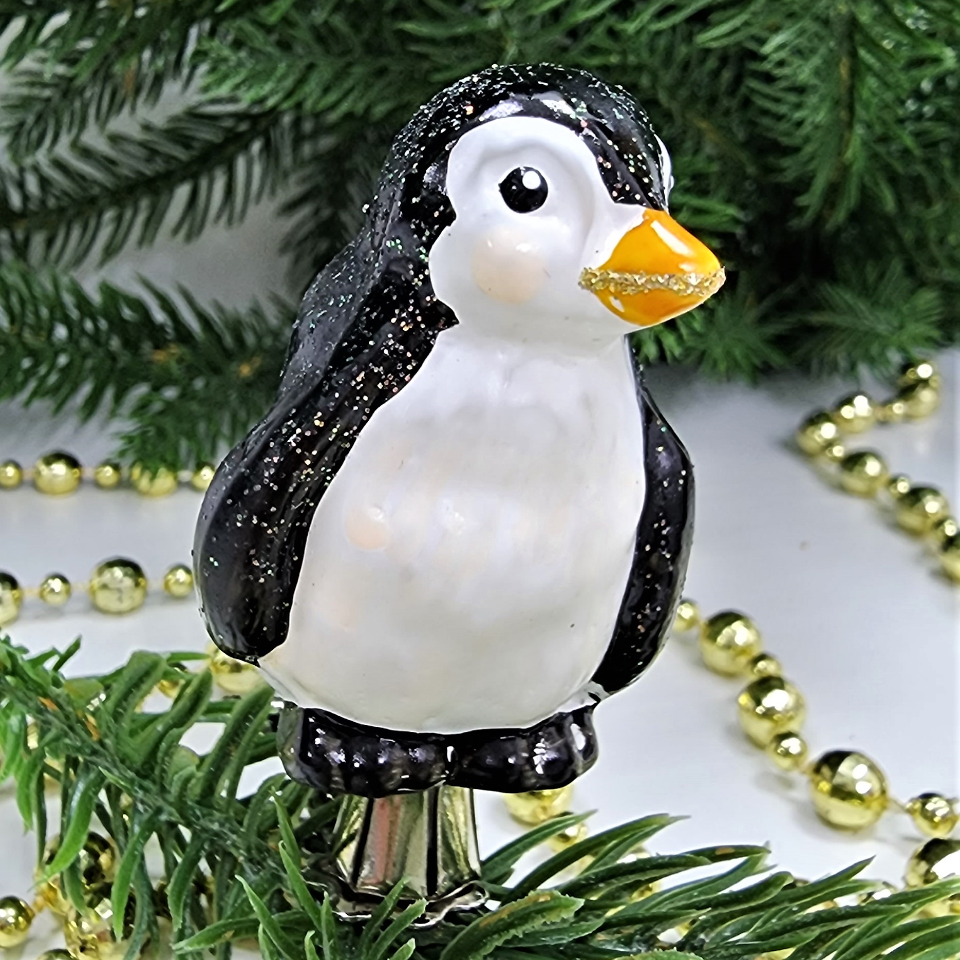 фото Стеклянная елочная игрушка Пингвин на прищепке