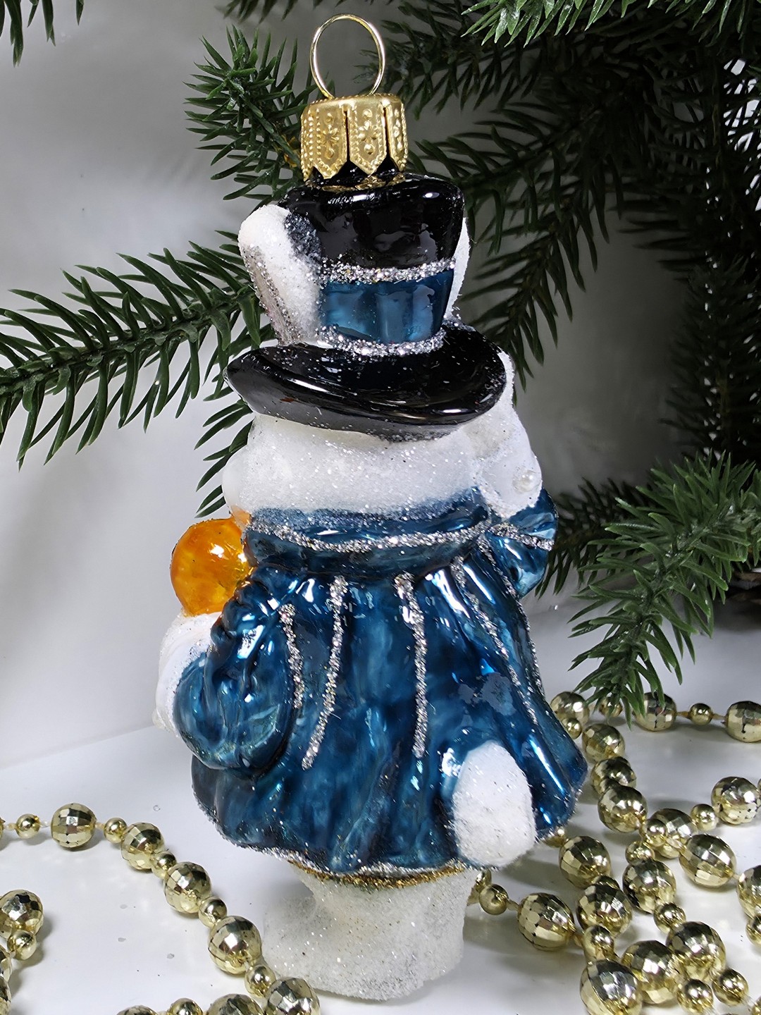 фото Стеклянная елочная игрушка Белый кролик с часами