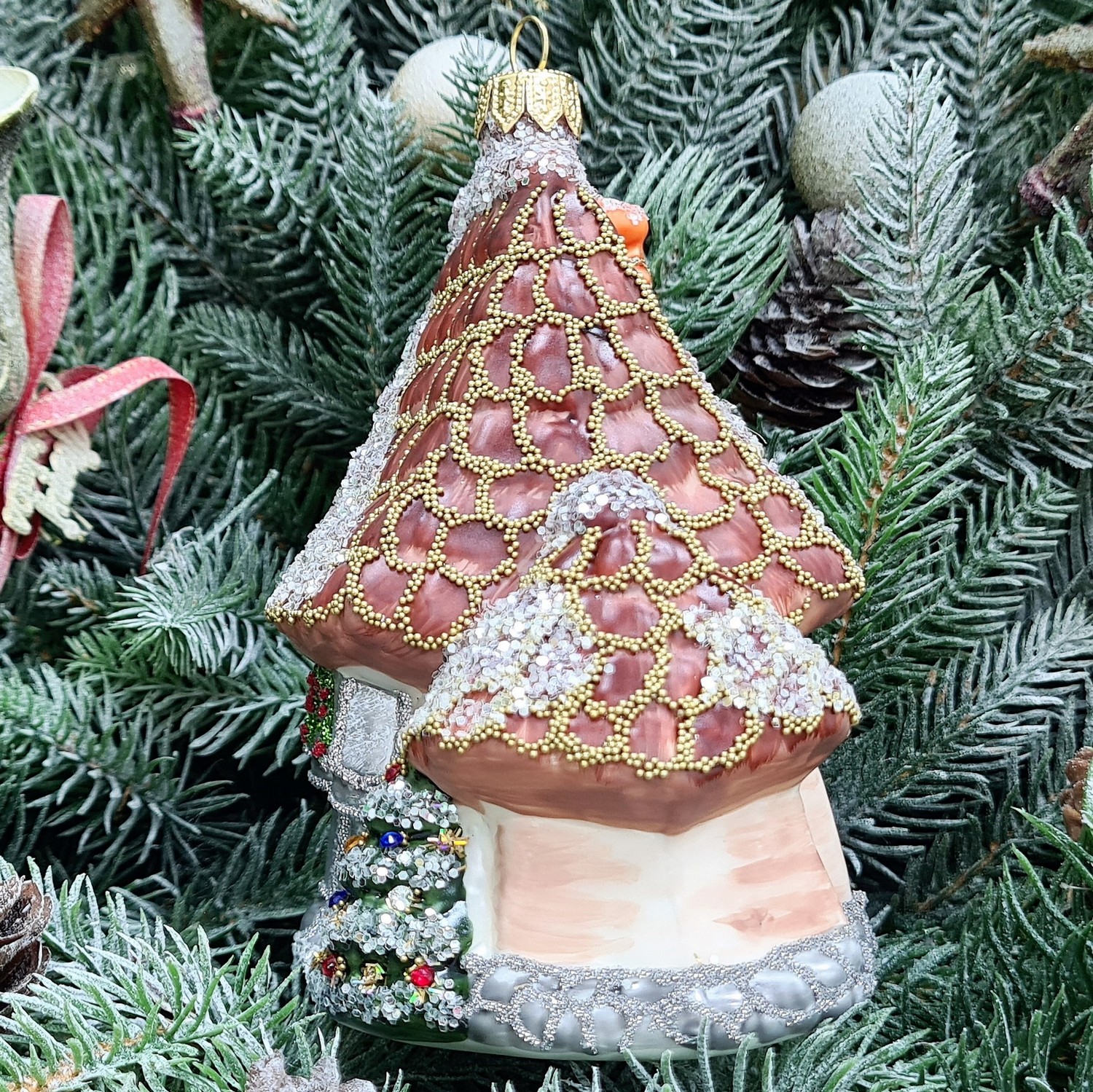 фото Стеклянная елочная игрушка Домик мельница винтаж