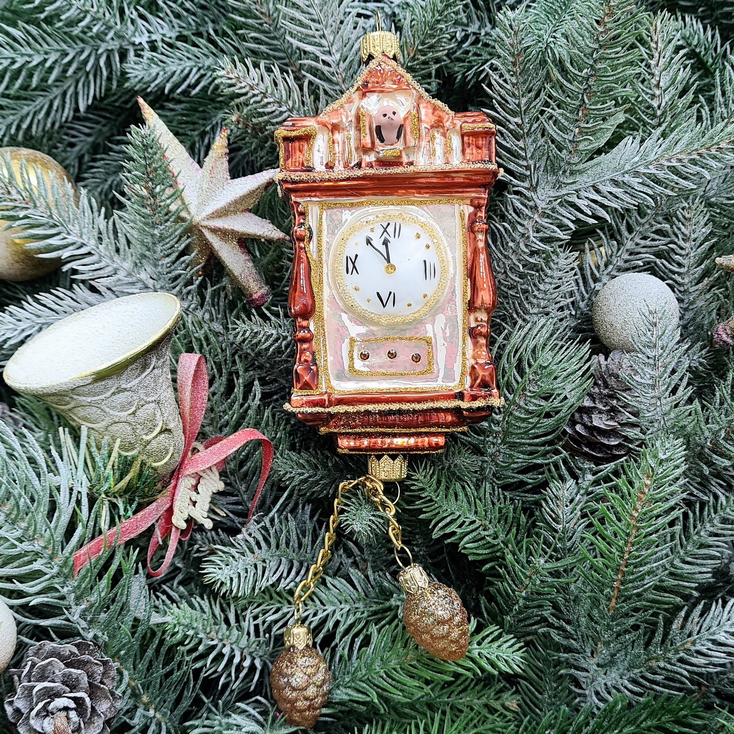 фото Стеклянная елочная игрушка Часы с кукушкой