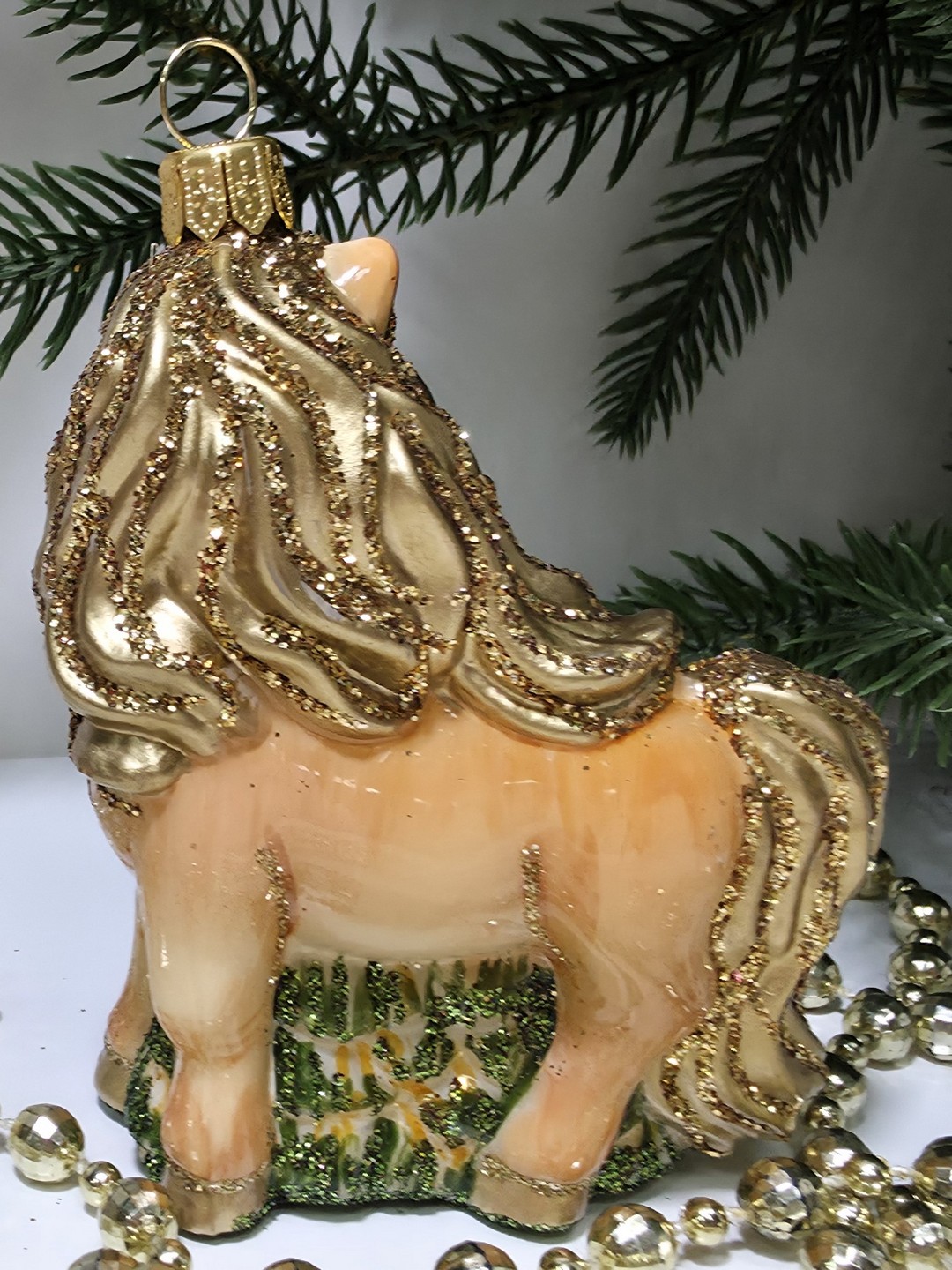 фото Стеклянная елочная игрушка Лошадка смотрит в бок