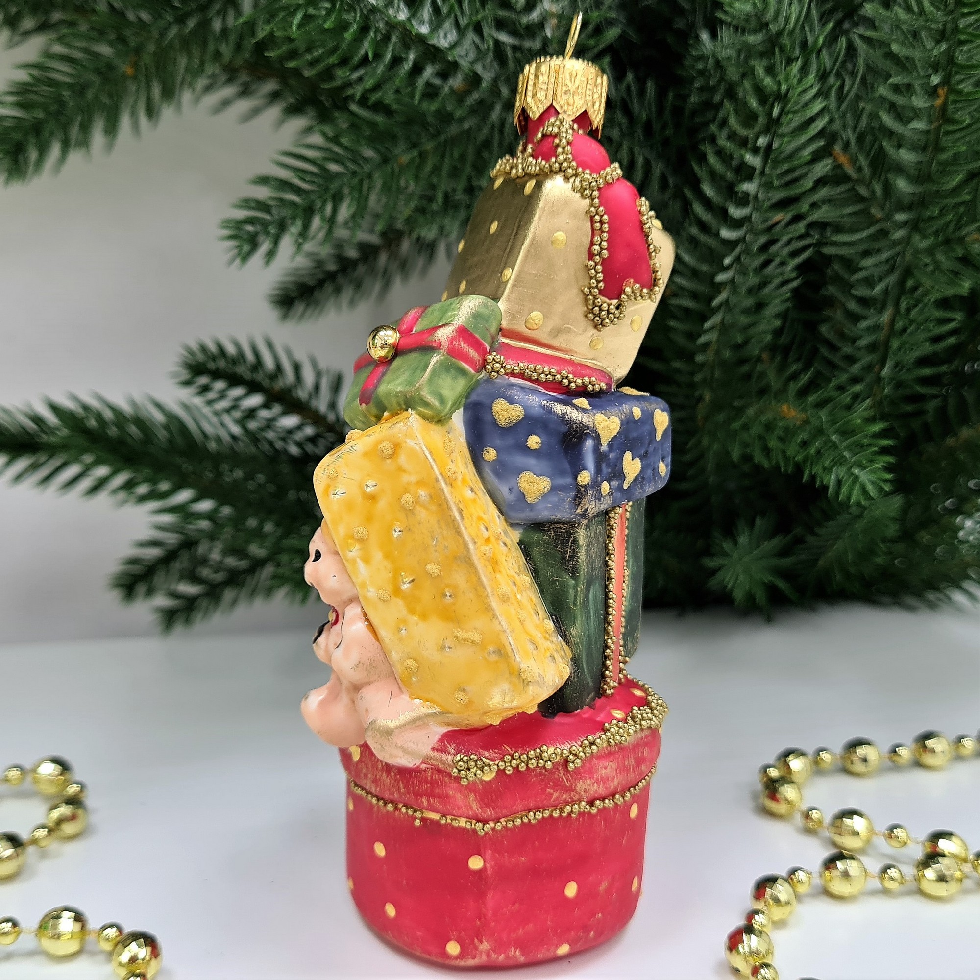 фото Стеклянная елочная игрушка Подарки винтаж