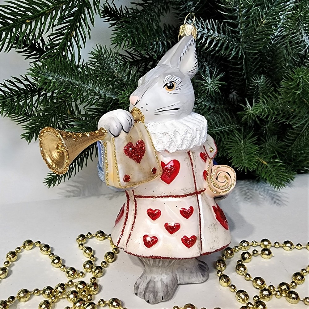 фото Стеклянная елочная игрушка Белый кролик с горном