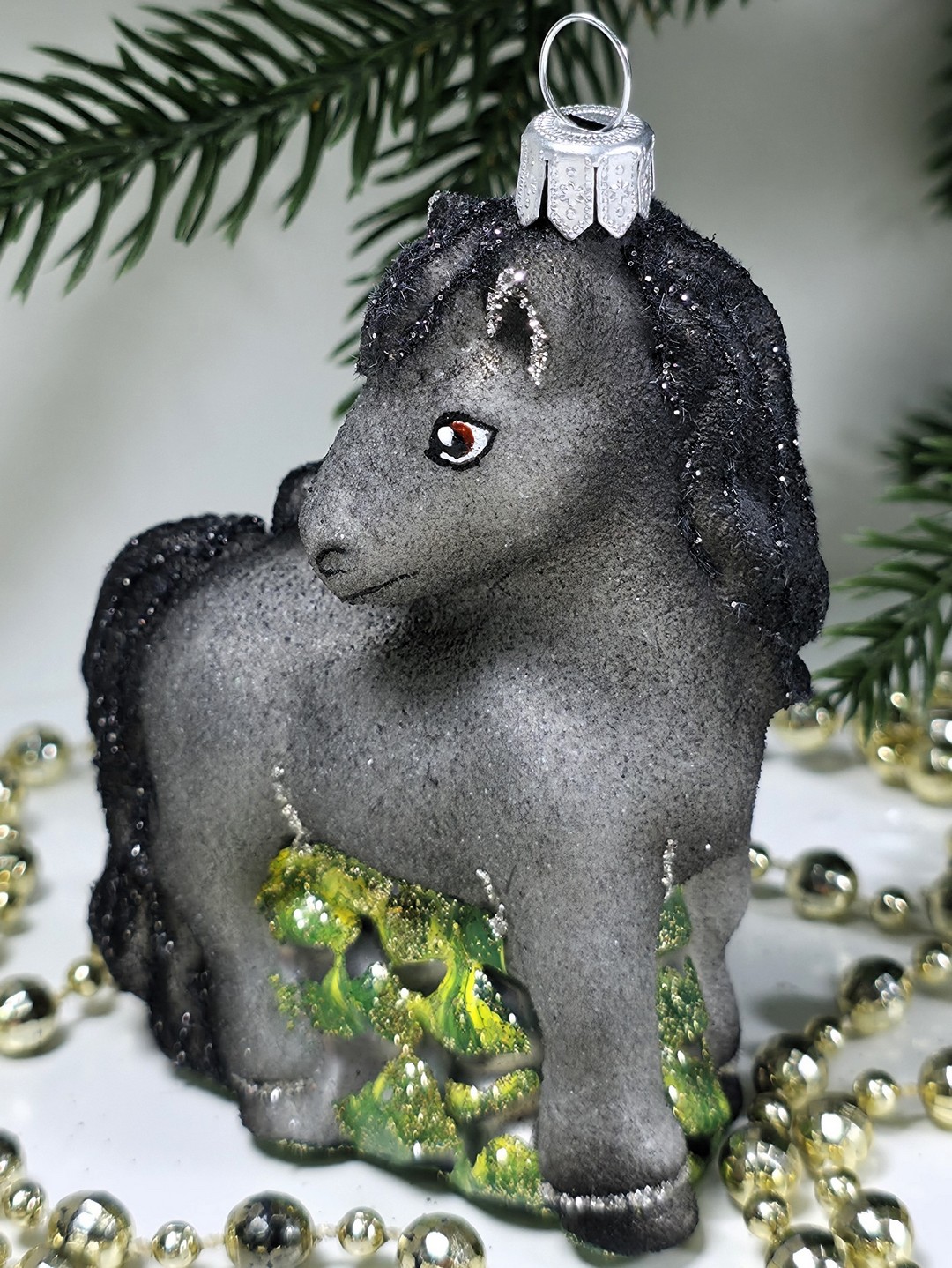 фото Стеклянная елочная игрушка Лошадка смотрит в бок