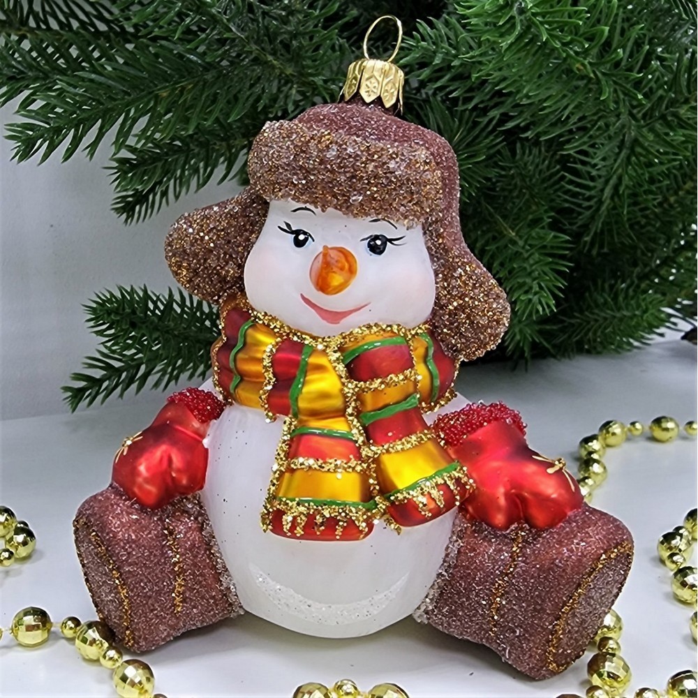 фото Стеклянная елочная игрушка Снеговик в валенках