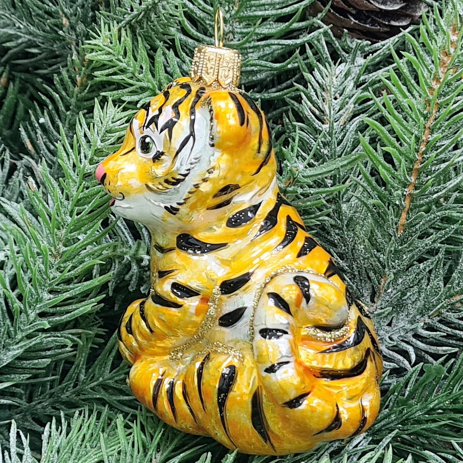 фото Стеклянная елочная игрушка Тигренок сидит