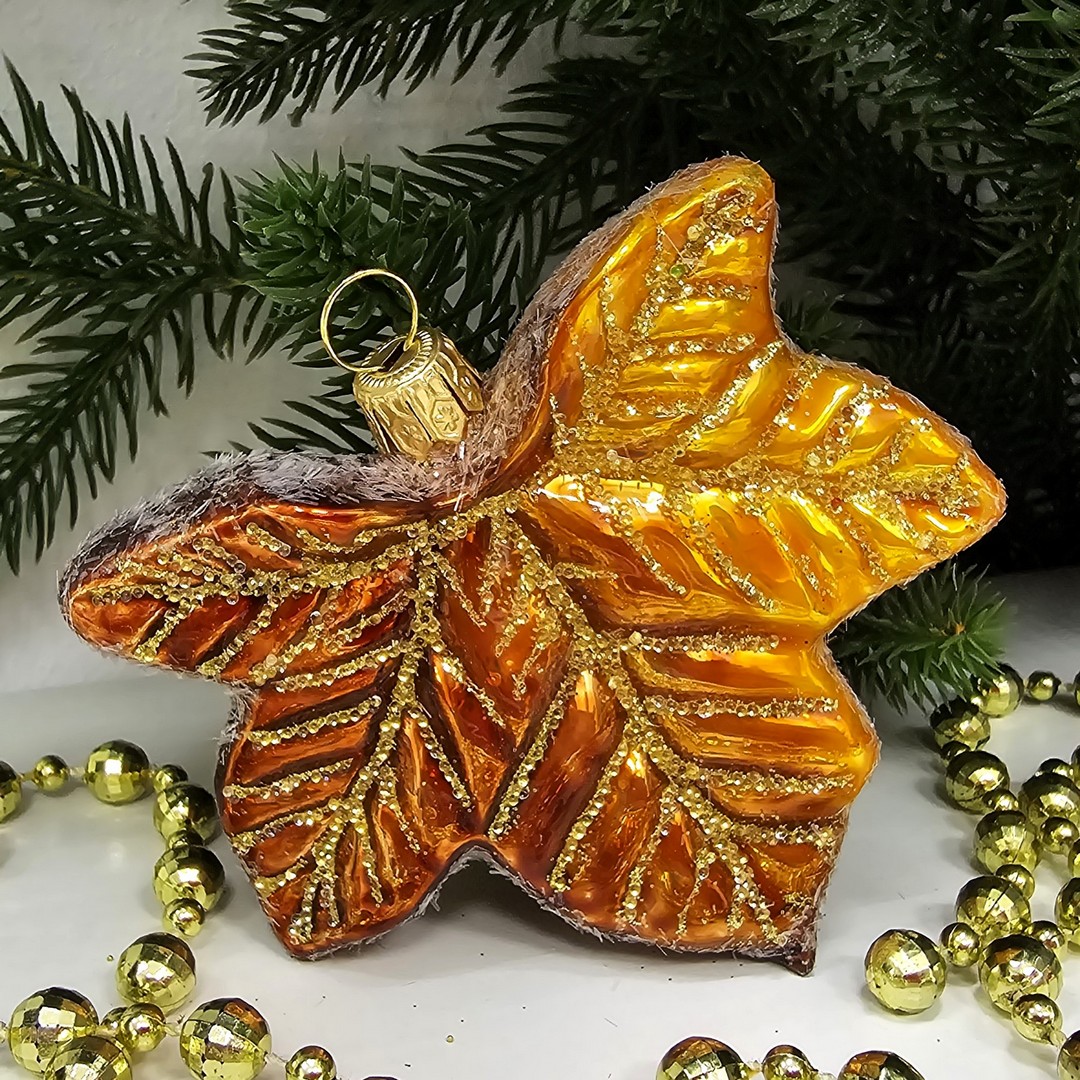 фото Стеклянная елочная игрушка Кленовый листок