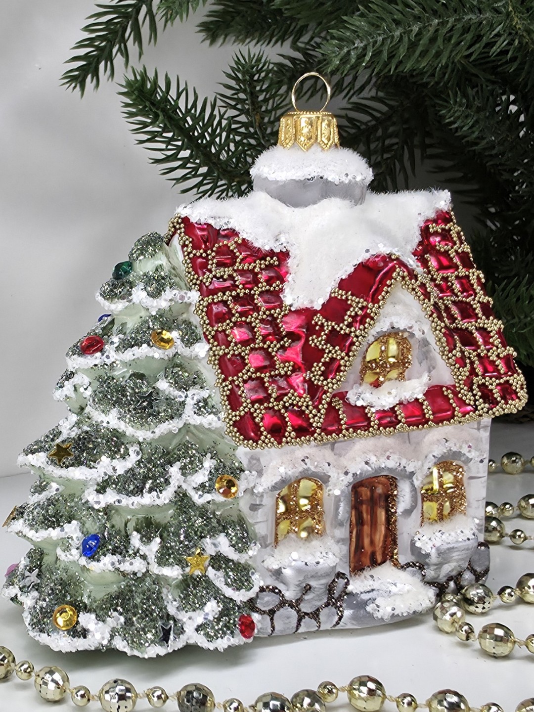 фото Стеклянная елочная игрушка Домик с ёлкой